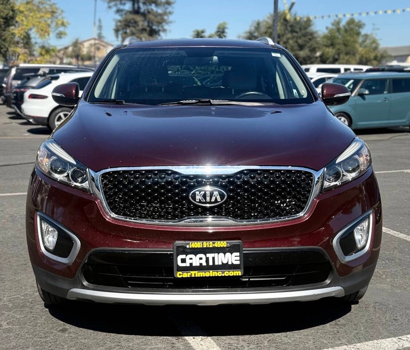 Kia Sorento Vehicle Full-screen Gallery Image 02