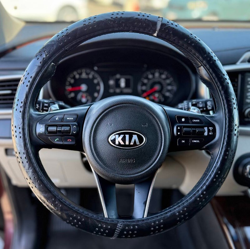 Kia Sorento Vehicle Full-screen Gallery Image 10