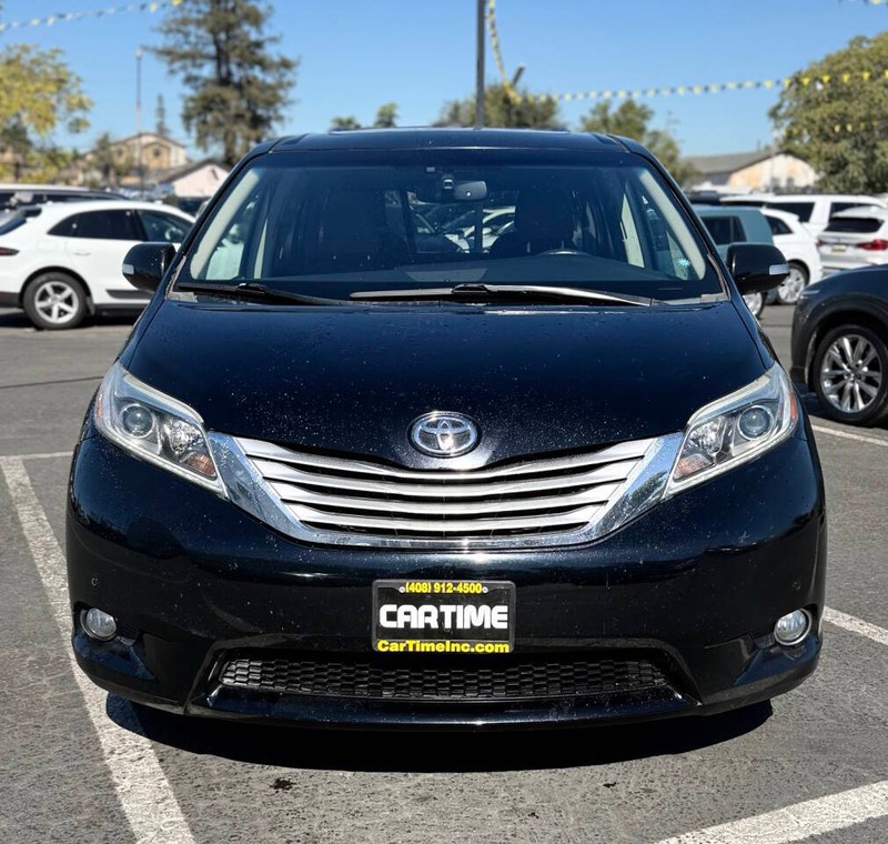 Toyota Sienna Vehicle Full-screen Gallery Image 02