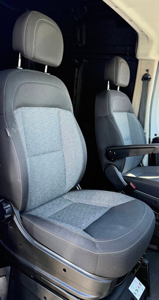 Ram ProMaster Cargo Van Vehicle Full-screen Gallery Image 13
