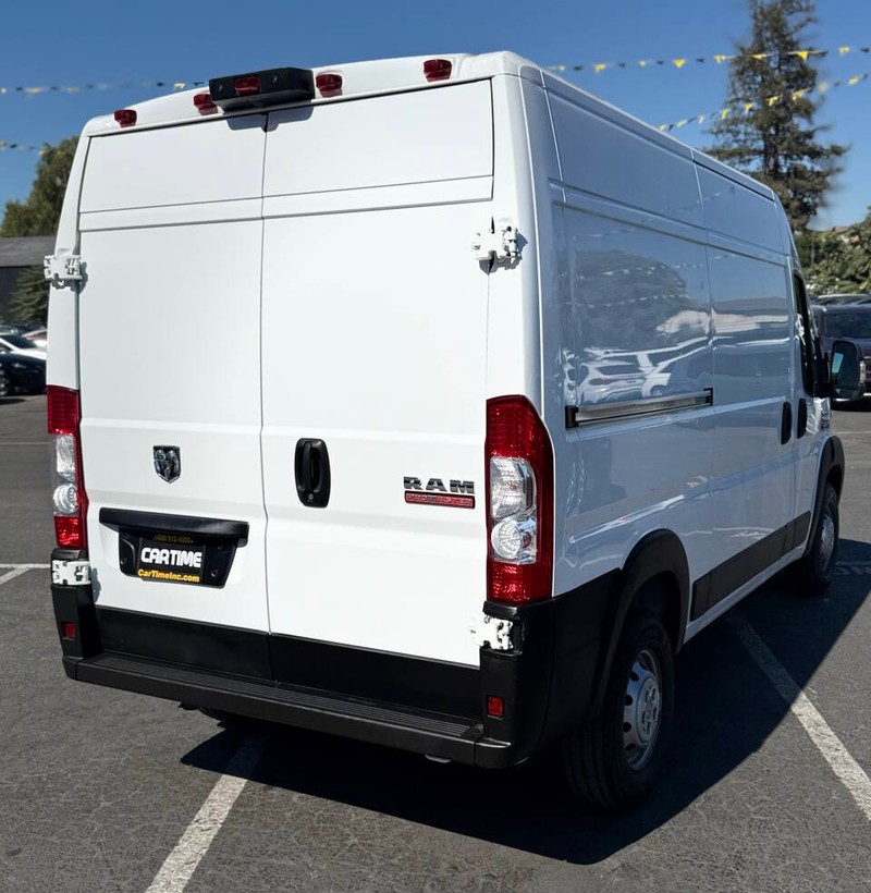 Ram ProMaster Cargo Van Vehicle Full-screen Gallery Image 04