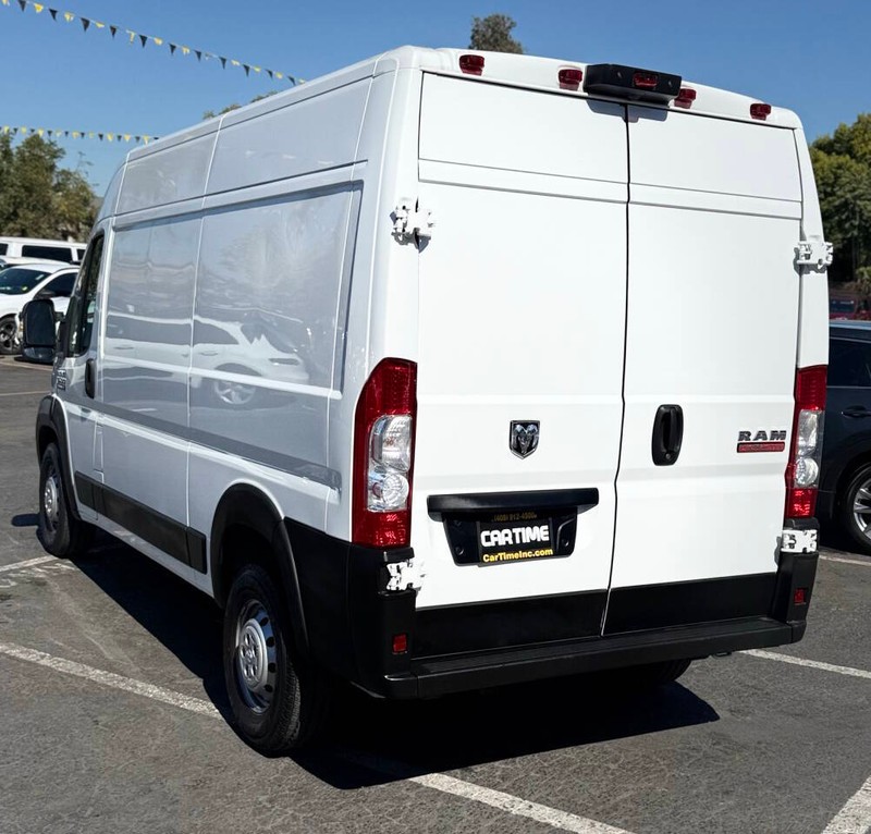 Ram ProMaster Cargo Van Vehicle Full-screen Gallery Image 06