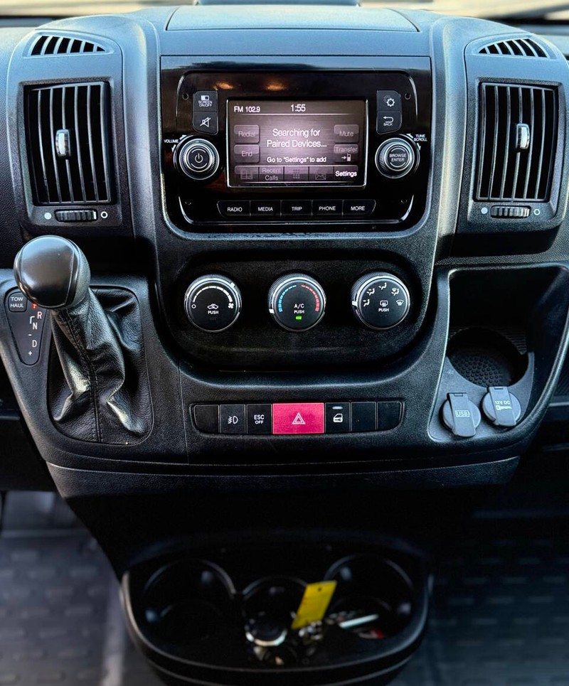 Ram ProMaster Cargo Van Vehicle Full-screen Gallery Image 11