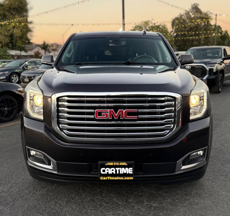 GMC Yukon Vehicle Full-screen Gallery Image 02