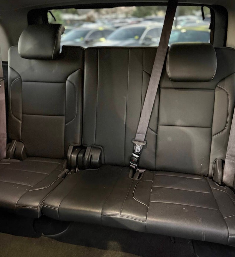 GMC Yukon Vehicle Full-screen Gallery Image 18