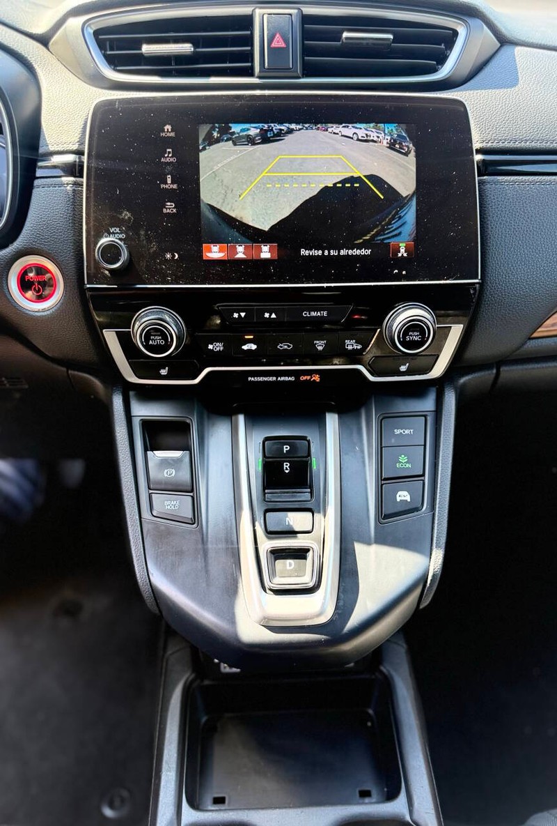 Honda CR-V Hybrid Vehicle Full-screen Gallery Image 09