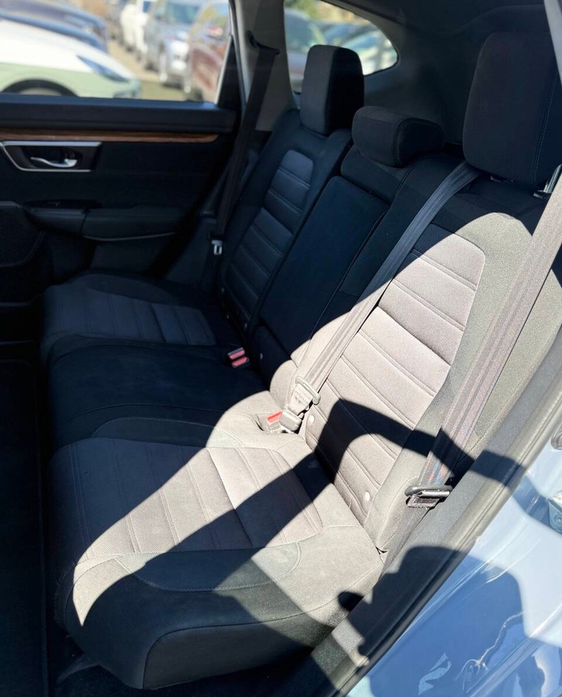 Honda CR-V Hybrid Vehicle Full-screen Gallery Image 13