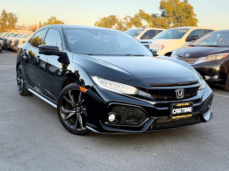 Honda Civic Hatchback Vehicle Full-screen Gallery Image 03