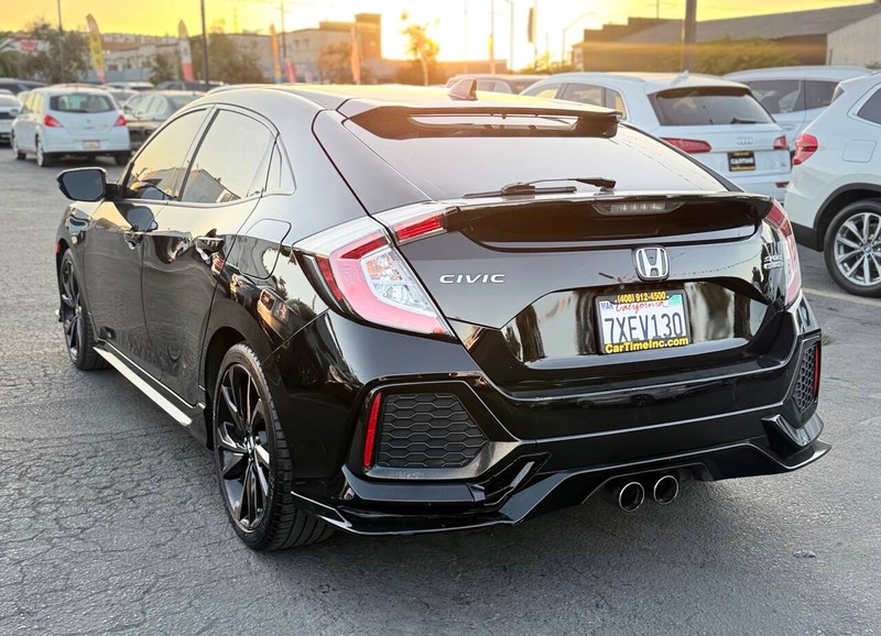 Honda Civic Hatchback Vehicle Full-screen Gallery Image 06