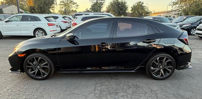 Honda Civic Hatchback Vehicle Full-screen Gallery Image 08