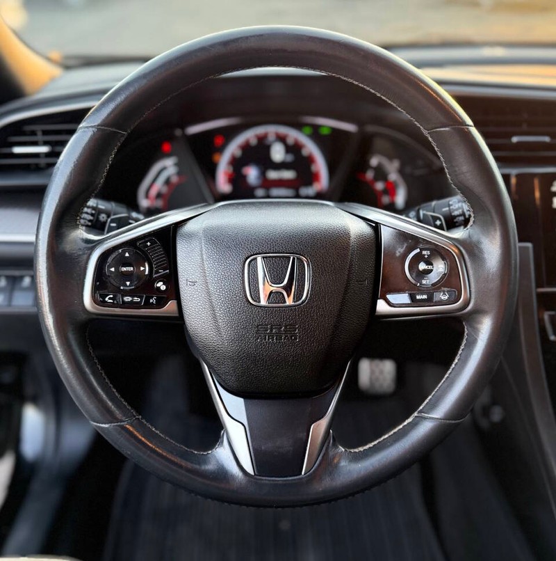 Honda Civic Hatchback Vehicle Full-screen Gallery Image 09
