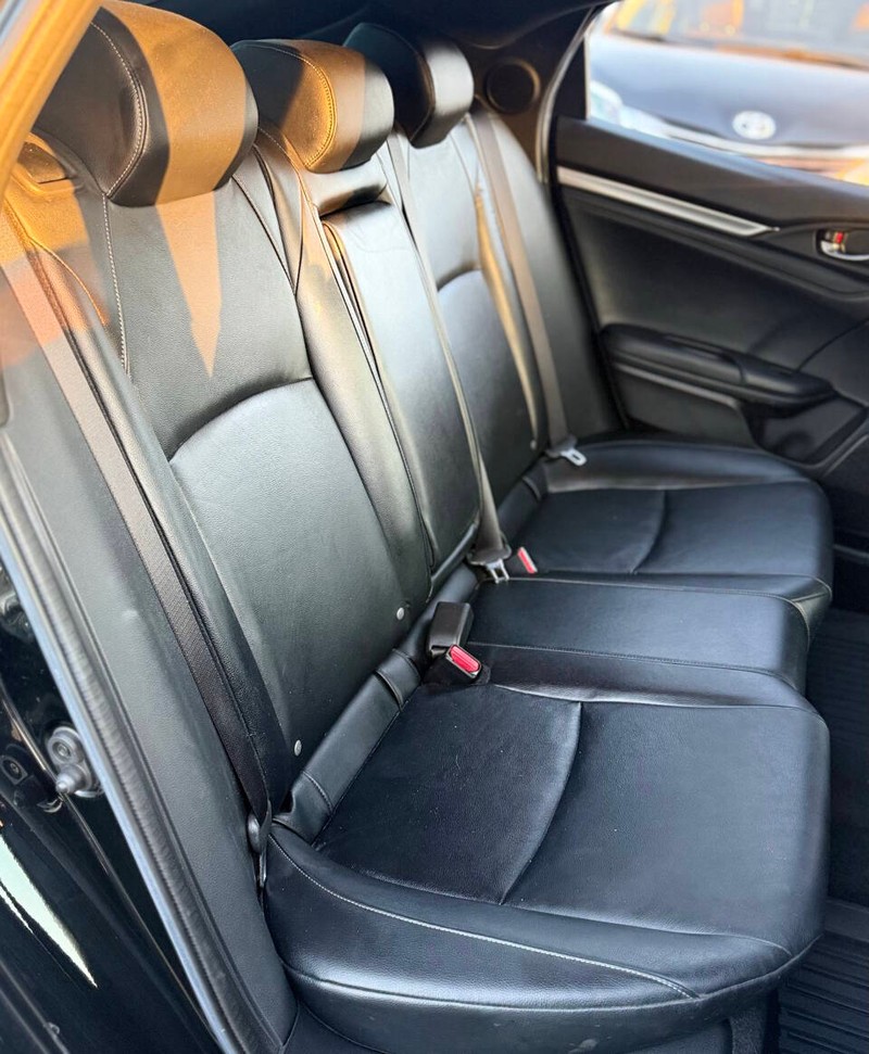 Honda Civic Hatchback Vehicle Full-screen Gallery Image 14