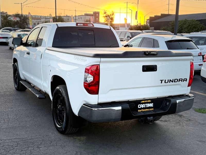 Toyota Tundra 2WD Vehicle Full-screen Gallery Image 06