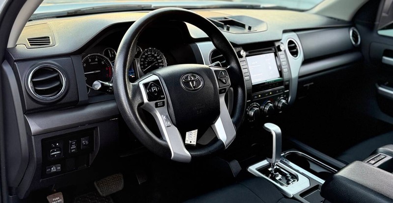 Toyota Tundra 2WD Vehicle Full-screen Gallery Image 10