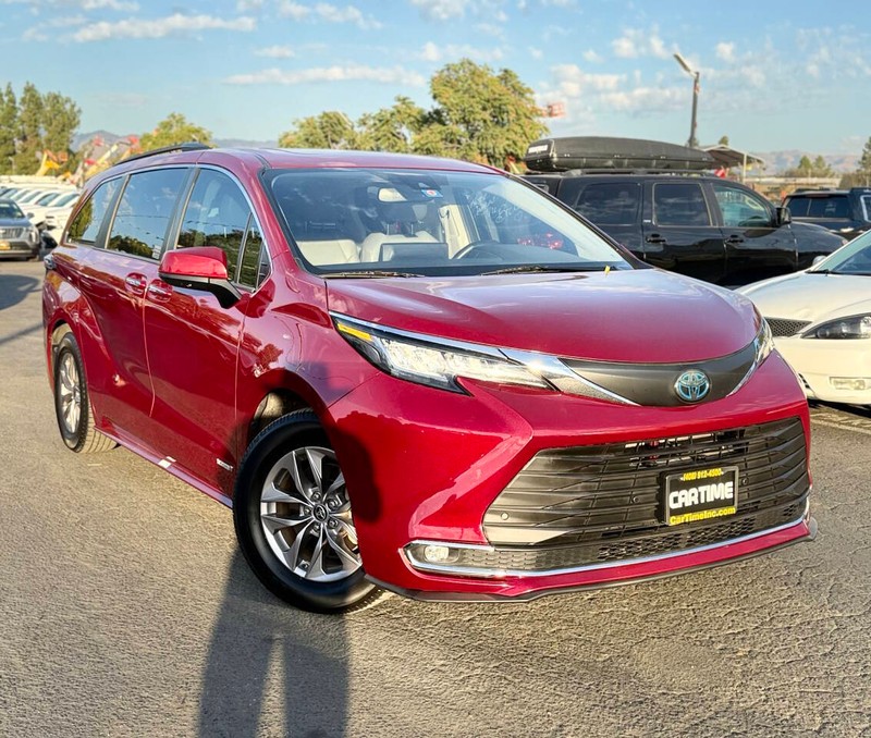 Toyota Sienna Vehicle Full-screen Gallery Image 03