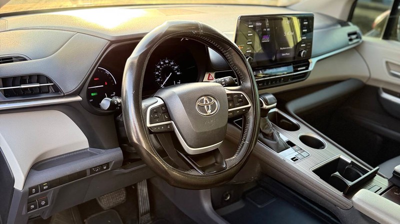 Toyota Sienna Vehicle Full-screen Gallery Image 09