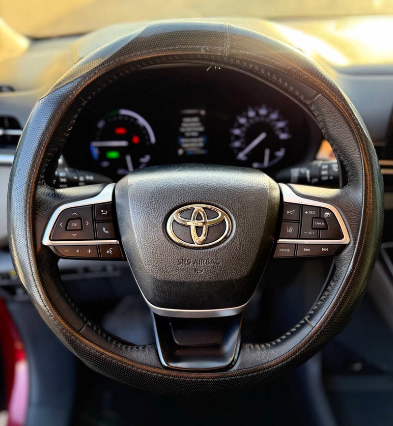 Toyota Sienna Vehicle Full-screen Gallery Image 10