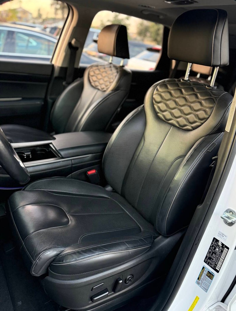 Hyundai Palisade Vehicle Full-screen Gallery Image 13