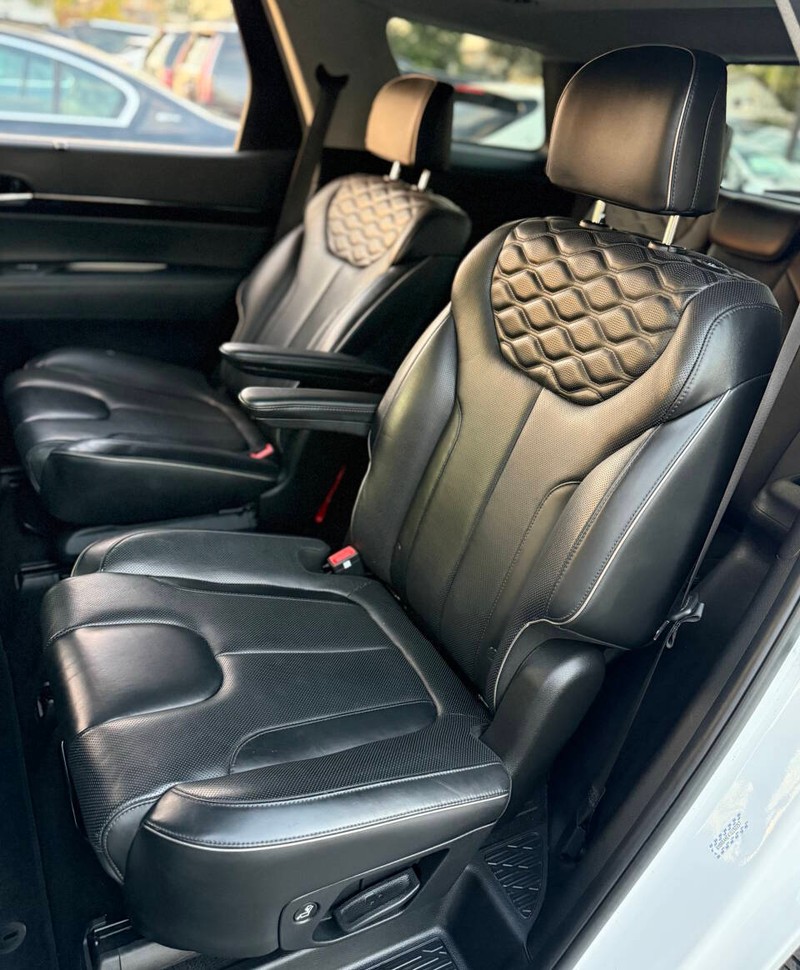 Hyundai Palisade Vehicle Full-screen Gallery Image 16