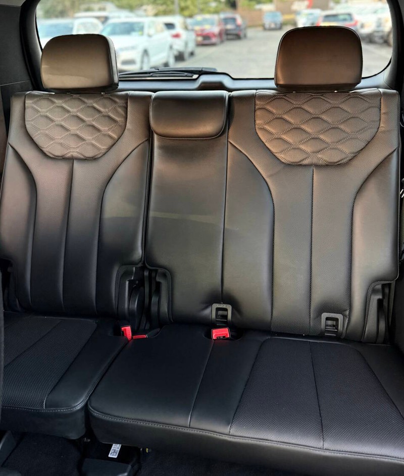 Hyundai Palisade Vehicle Full-screen Gallery Image 17