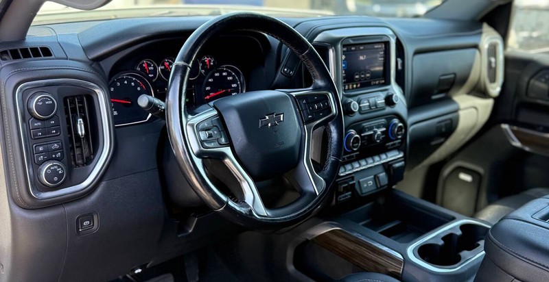 Chevrolet Silverado 1500 LTD Vehicle Full-screen Gallery Image 09