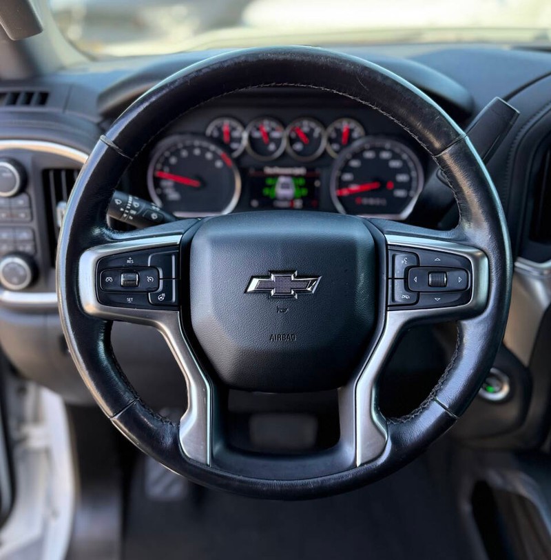 Chevrolet Silverado 1500 LTD Vehicle Full-screen Gallery Image 10