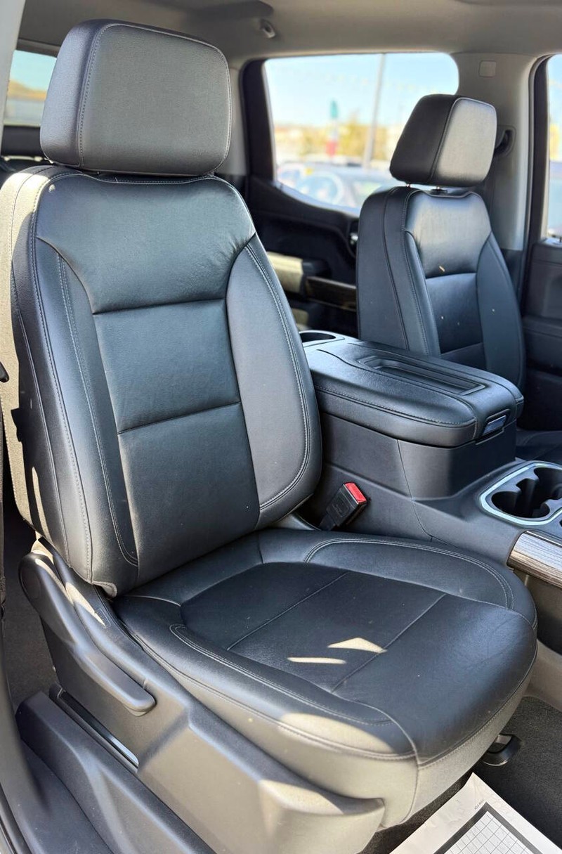 Chevrolet Silverado 1500 LTD Vehicle Full-screen Gallery Image 14
