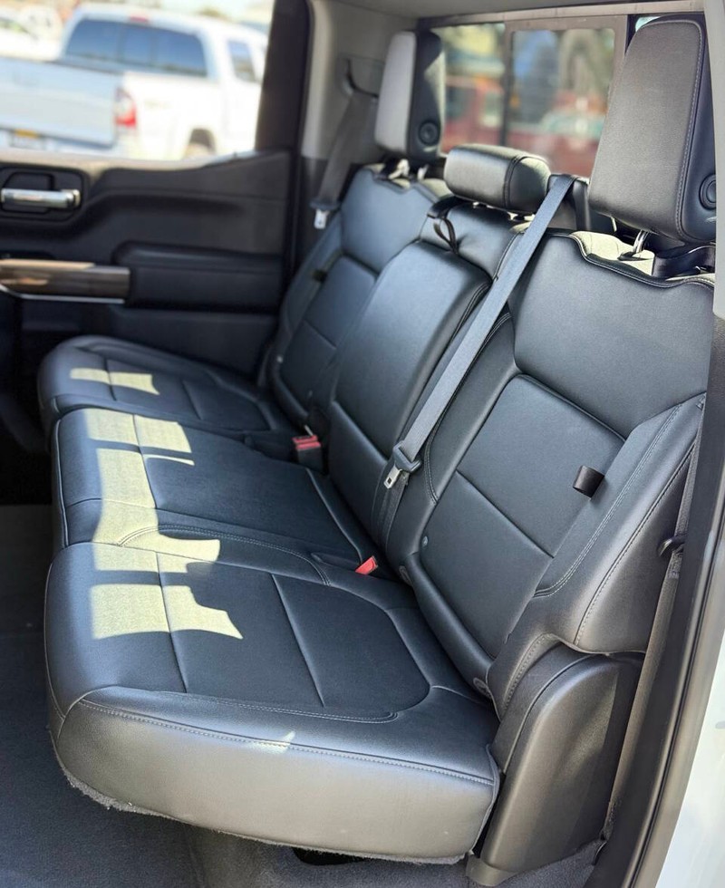 Chevrolet Silverado 1500 LTD Vehicle Full-screen Gallery Image 15