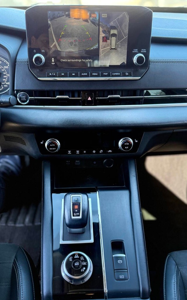 Mitsubishi Outlander Vehicle Full-screen Gallery Image 11