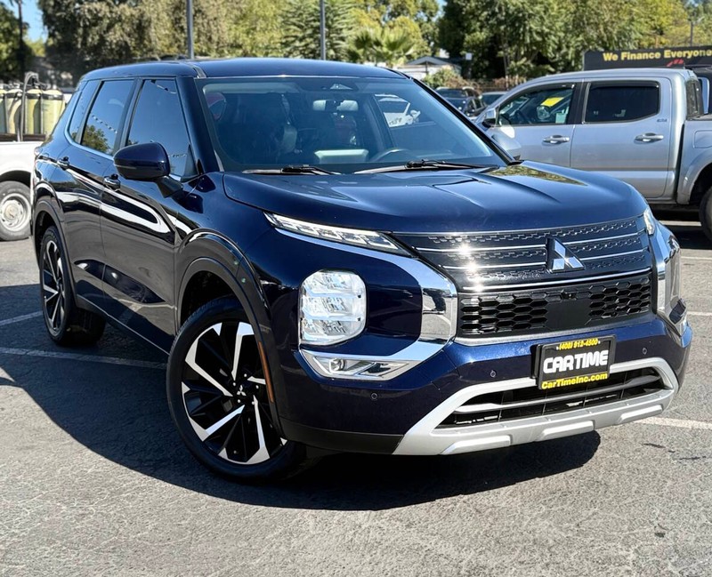 Mitsubishi Outlander Vehicle Full-screen Gallery Image 03