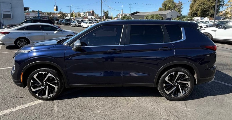 Mitsubishi Outlander Vehicle Full-screen Gallery Image 08