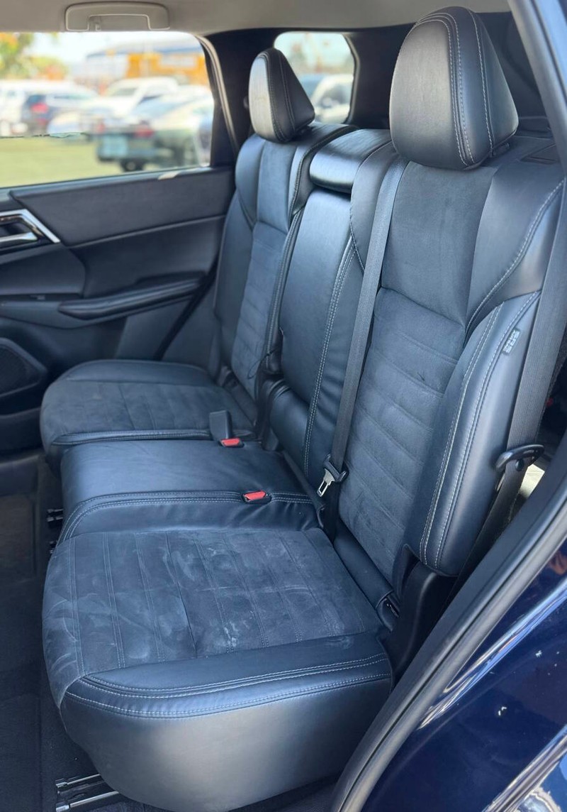 Mitsubishi Outlander Vehicle Full-screen Gallery Image 15