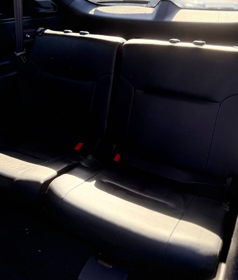 Mitsubishi Outlander Vehicle Full-screen Gallery Image 16