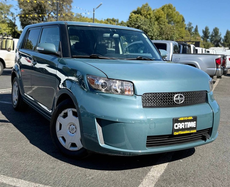 Scion xB Vehicle Full-screen Gallery Image 03