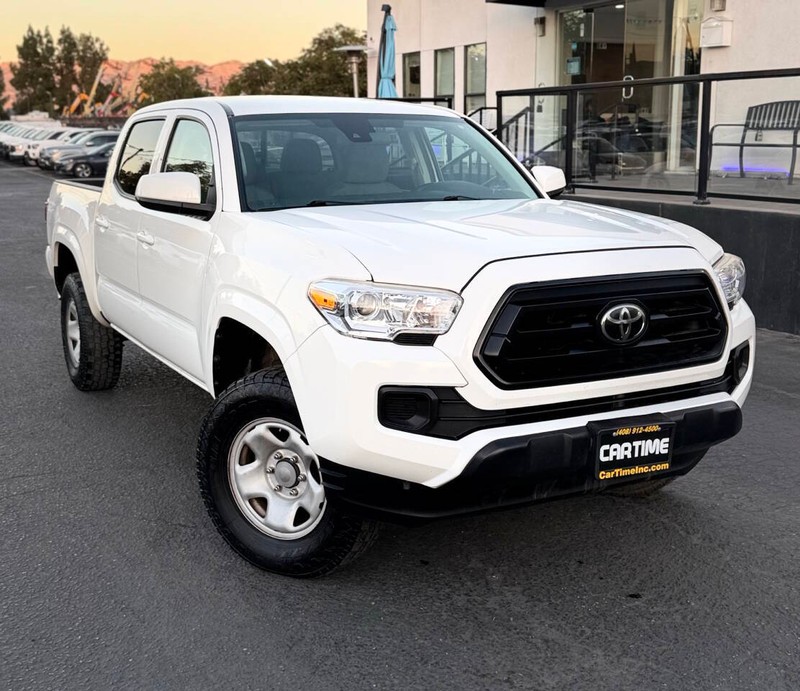 Toyota Tacoma 4WD Vehicle Full-screen Gallery Image 02