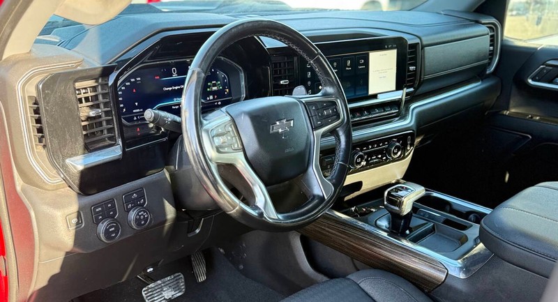 Chevrolet Silverado 1500 Vehicle Full-screen Gallery Image 10