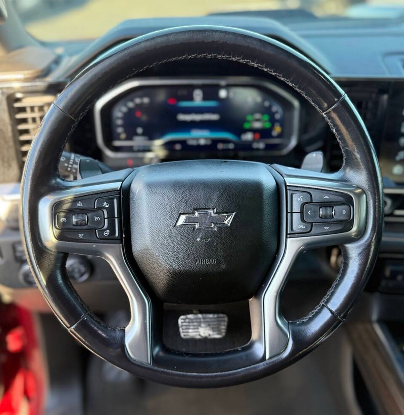 Chevrolet Silverado 1500 Vehicle Full-screen Gallery Image 11