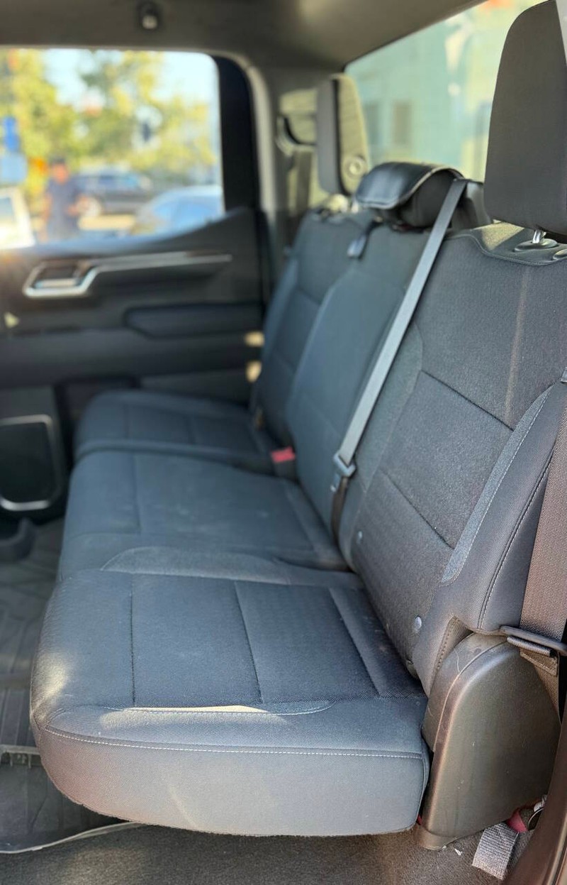 Chevrolet Silverado 1500 Vehicle Full-screen Gallery Image 14