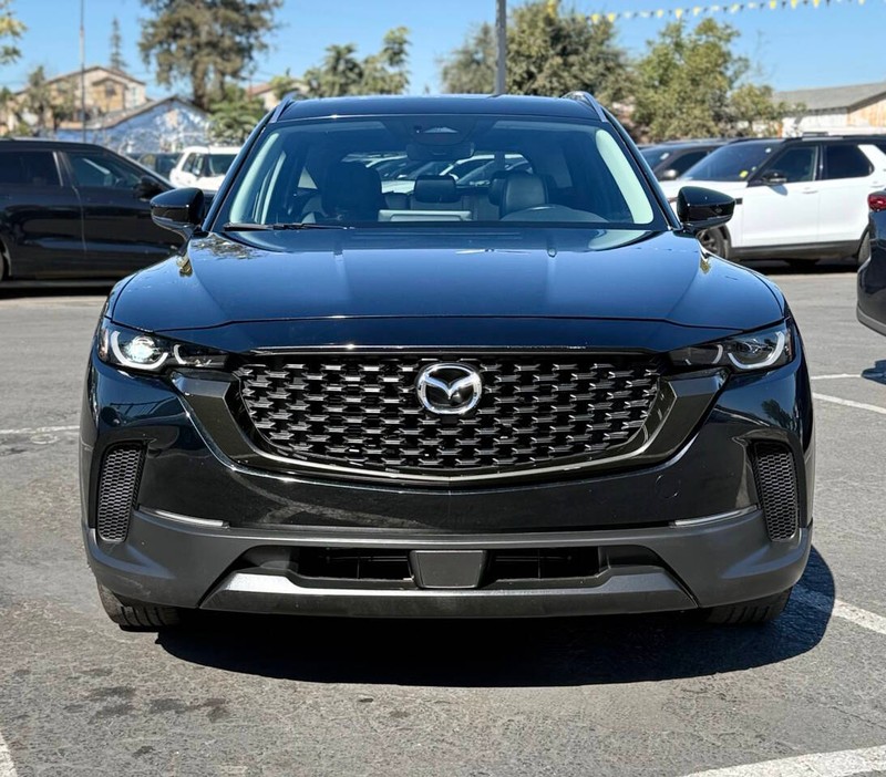 Mazda CX-50 Vehicle Full-screen Gallery Image 02