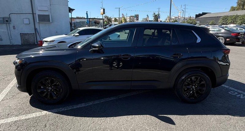 Mazda CX-50 Vehicle Full-screen Gallery Image 08