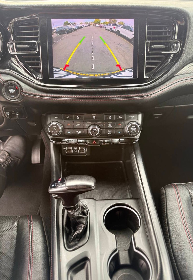 Dodge Durango Vehicle Full-screen Gallery Image 12