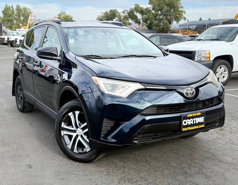 Toyota RAV4 Vehicle Full-screen Gallery Image 03