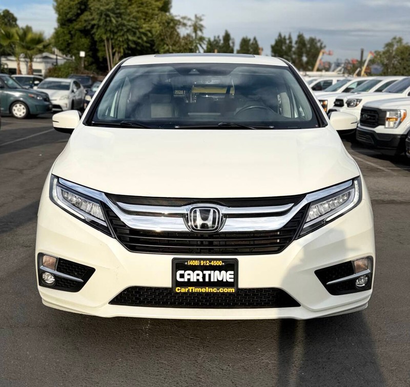 Honda Odyssey Vehicle Full-screen Gallery Image 02