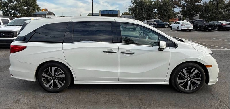 Honda Odyssey Vehicle Full-screen Gallery Image 07