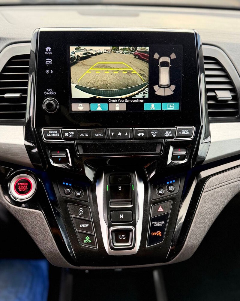 Honda Odyssey Vehicle Full-screen Gallery Image 11