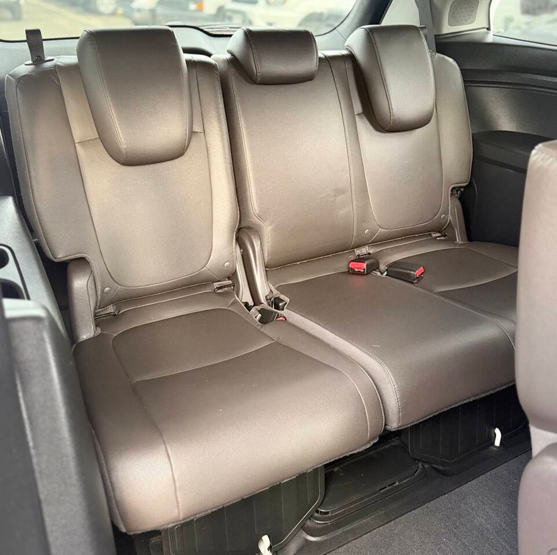 Honda Odyssey Vehicle Full-screen Gallery Image 14