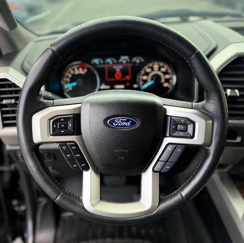 Ford F-150 Vehicle Full-screen Gallery Image 10