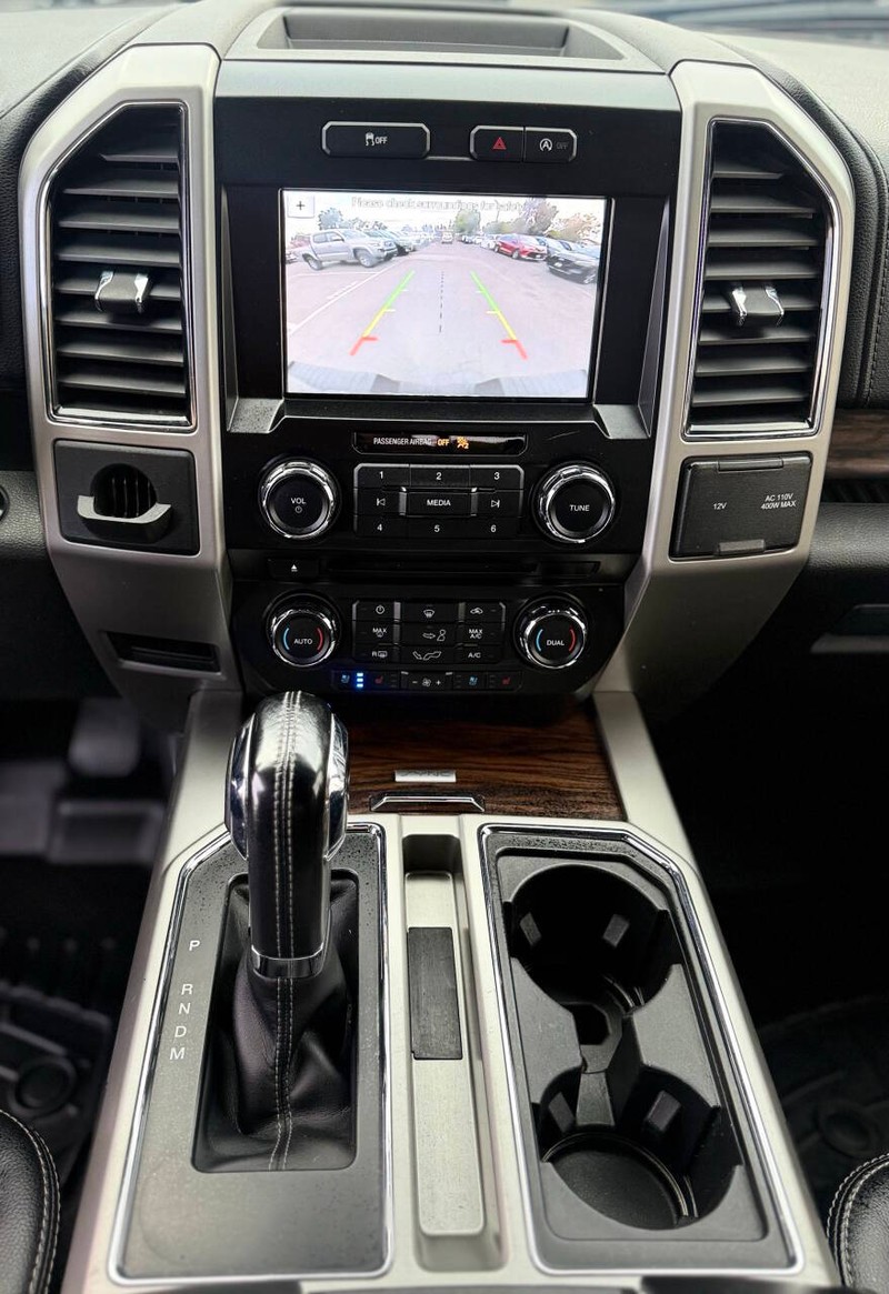 Ford F-150 Vehicle Full-screen Gallery Image 11