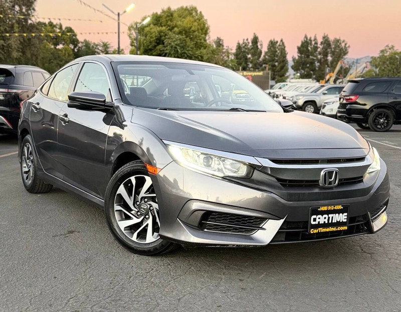 Honda Civic Sedan Vehicle Full-screen Gallery Image 03