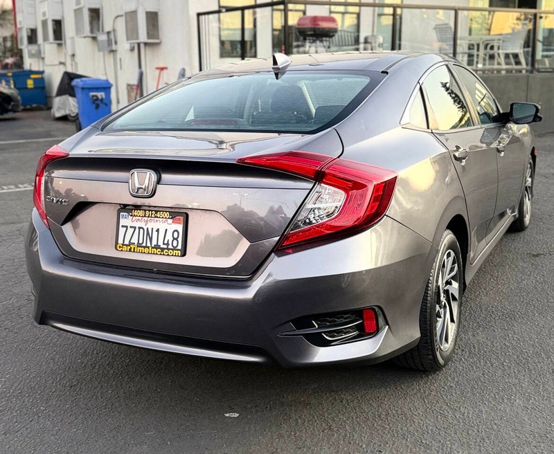 Honda Civic Sedan Vehicle Full-screen Gallery Image 04